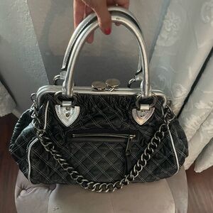 Marc Jacob Stam Leather Chain Kisslock Black Silver Hardware Quilted Handbag EUC